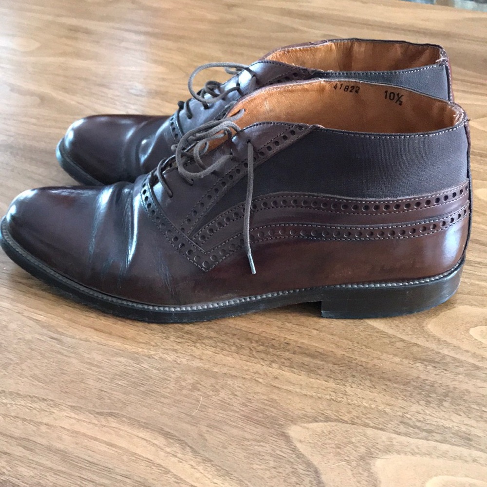 Men’s Brass Boot Leather Shoes Size 10.5